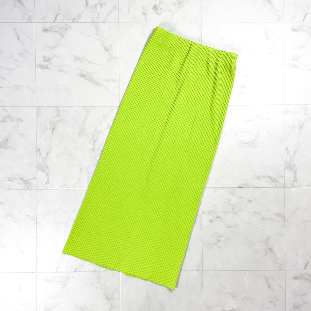 美品 NOBLE ノーブル 23SS トタンテレコスカート リブナロースカート タイト ロング丈 裏地なし 蛍光グリーン 黄緑 サイズ36*GD1047拍卖