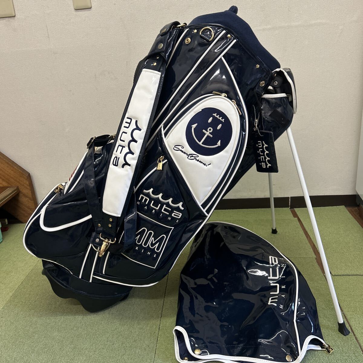 B552 MUTA MARINE エナメル素材 スタンドキャディーバック拍卖