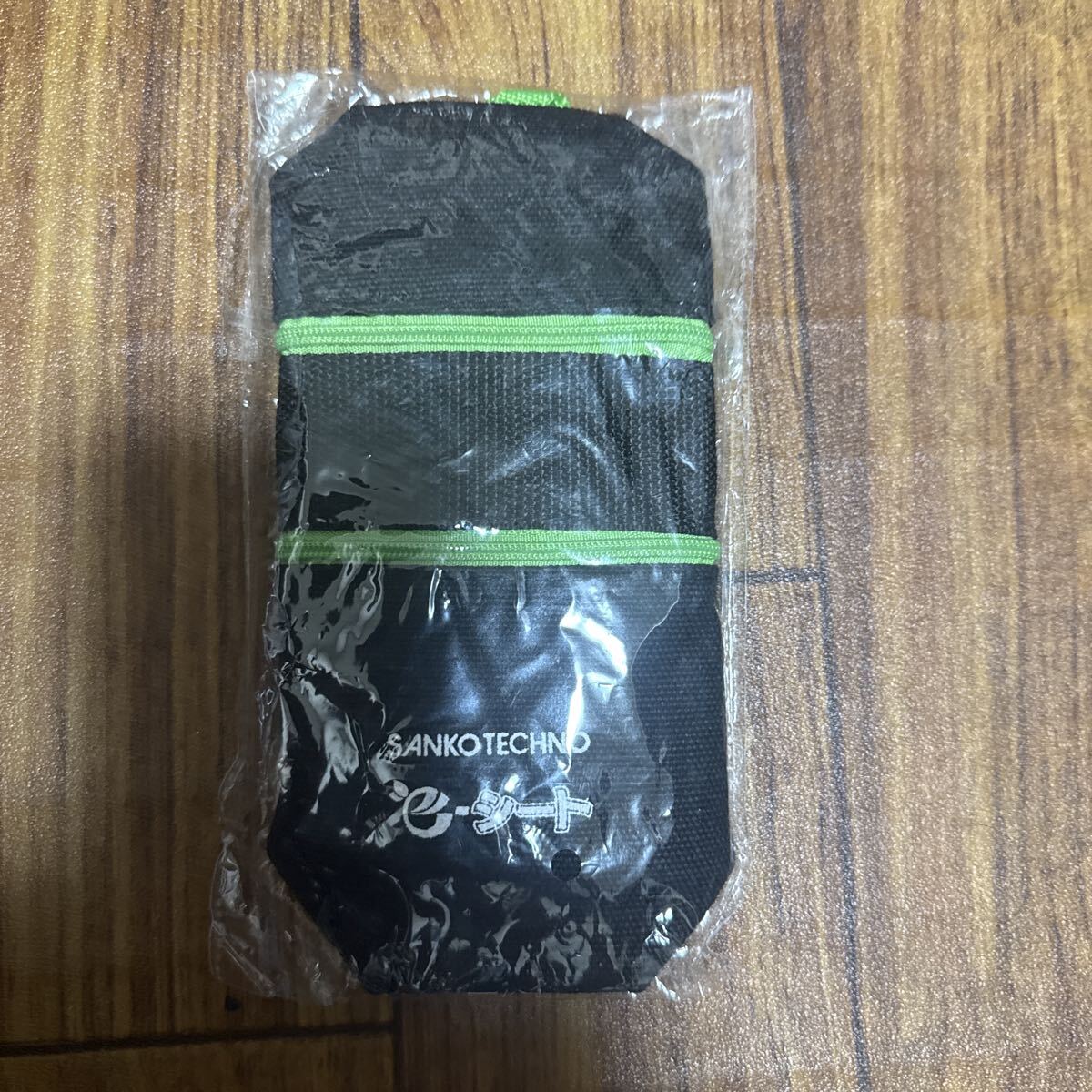 スタンドペンケースファスナー開けてスナップボタン留めるペン立てとして自立させることができる便利ペンケースこポリエステルナイロン素材拍卖