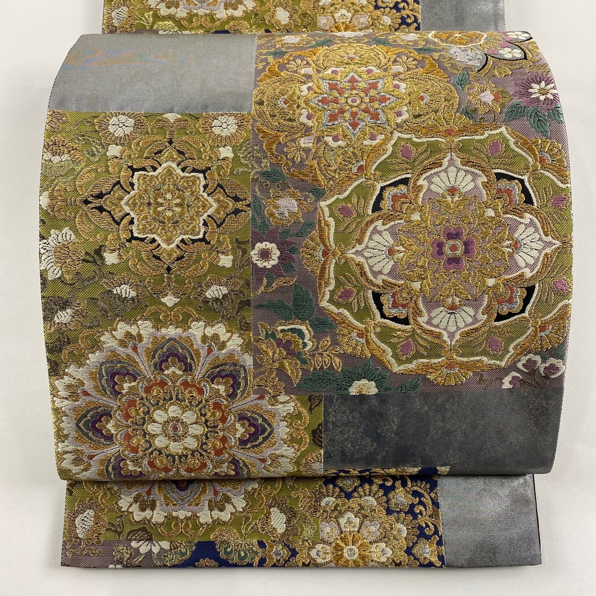 【美品】 袋帯 秀品 美趣更紗文 華文 金銀糸 刺繍 銀色 六通 正絹 【中古】拍卖