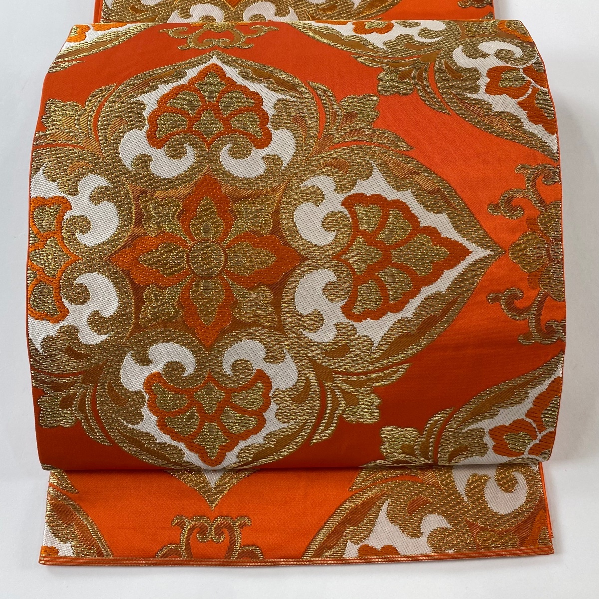 【美品】 袋帯 秀品 川島織物 落款 関西仕立て 華文 花唐草 金糸 オレンジ 六通 正絹 【中古】拍卖
