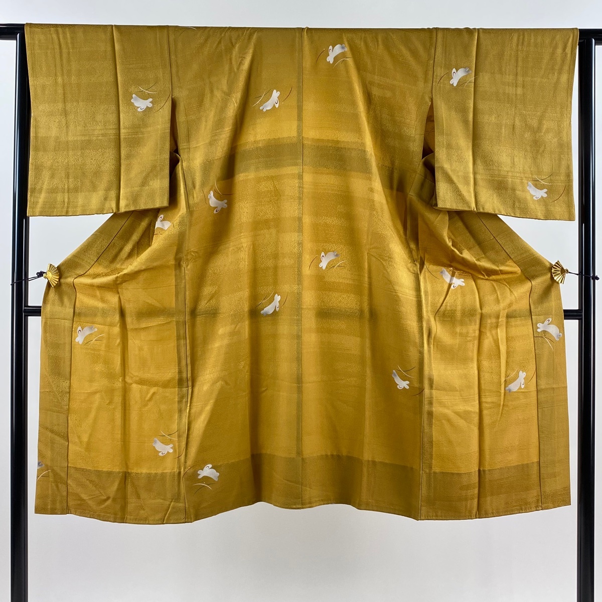 長襦袢 身丈120cm 裄丈63cm S うさぎ 露芝 山吹茶色 正絹 秀品 【中古】拍卖