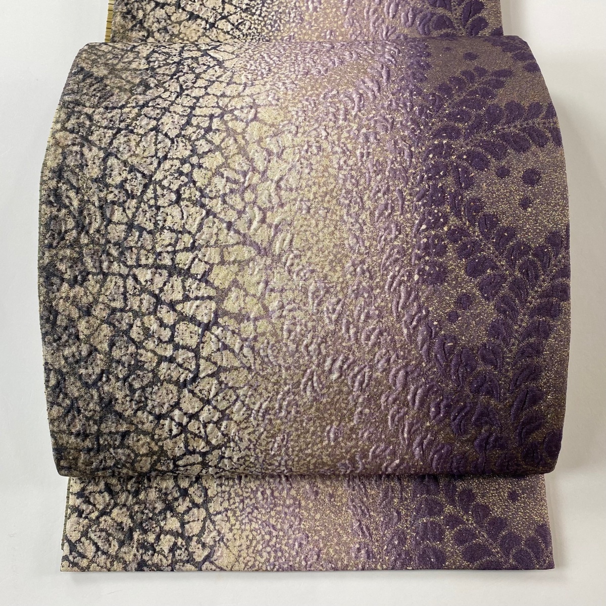 【美品】 袋帯 秀品 幾何学 葉柄 箔 紫 全通 正絹 【中古】拍卖