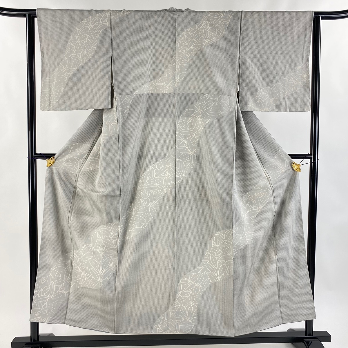 【美品】 訪問着 身丈153.5cm 裄丈62cm S 袷 紬地 葉と実 灰色 正絹 秀品 【中古】拍卖