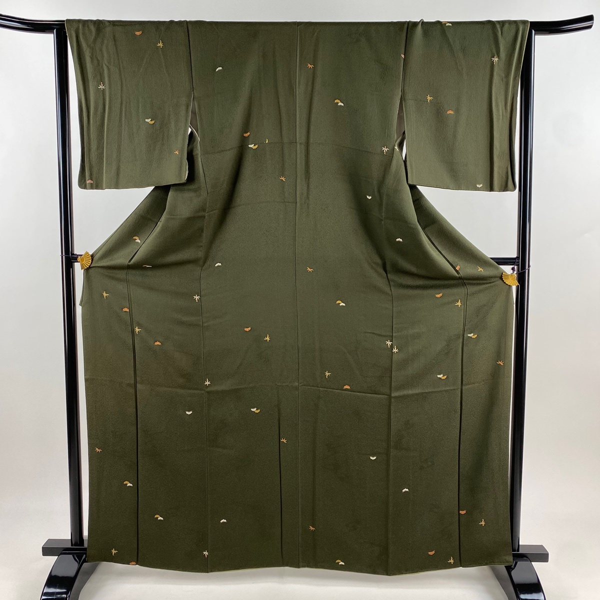 小紋 身丈164cm 裄丈65cm M 袷 松 笹 金彩 茶緑色 正絹 秀品 【中古】拍卖