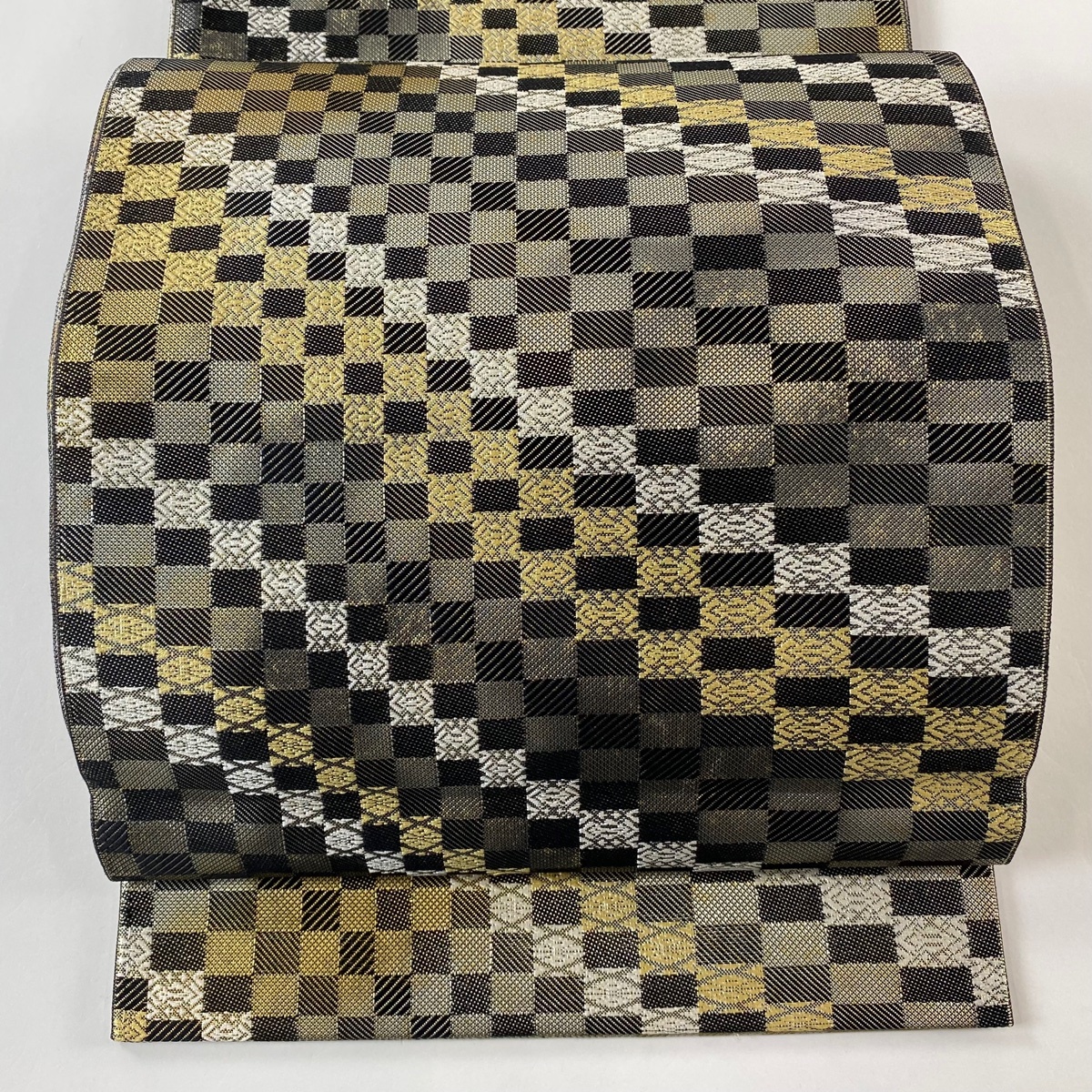 【美品】 袋帯 逸品 落款 証紙 新世紀の風形 若林弘憲 佐賀錦 変わり市松 箔 博多織 黒灰 全通 正絹 【中古】拍卖