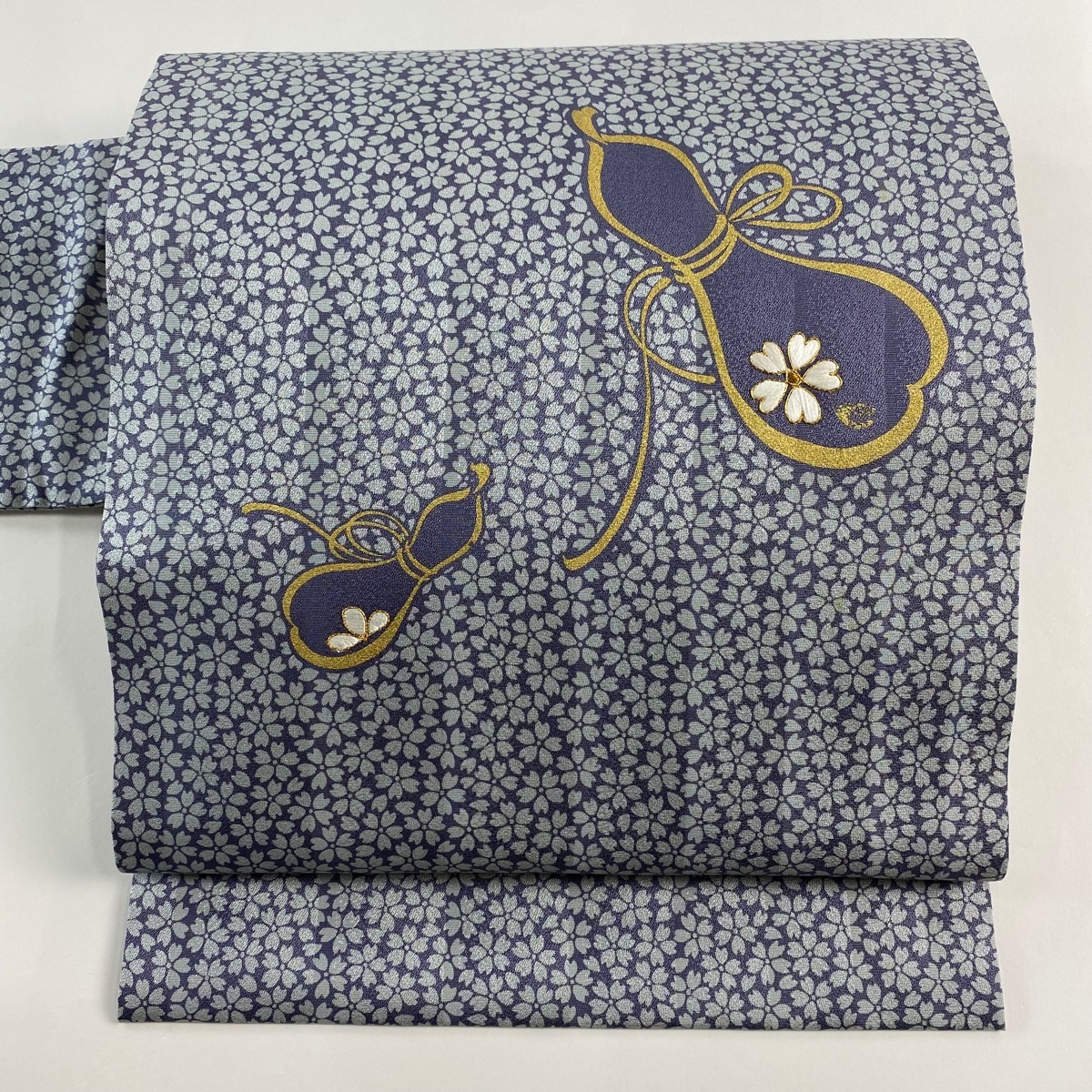 【美品】 名古屋帯 秀品 瓢箪 桜 刺繍 金彩 青灰色 正絹 【中古】拍卖