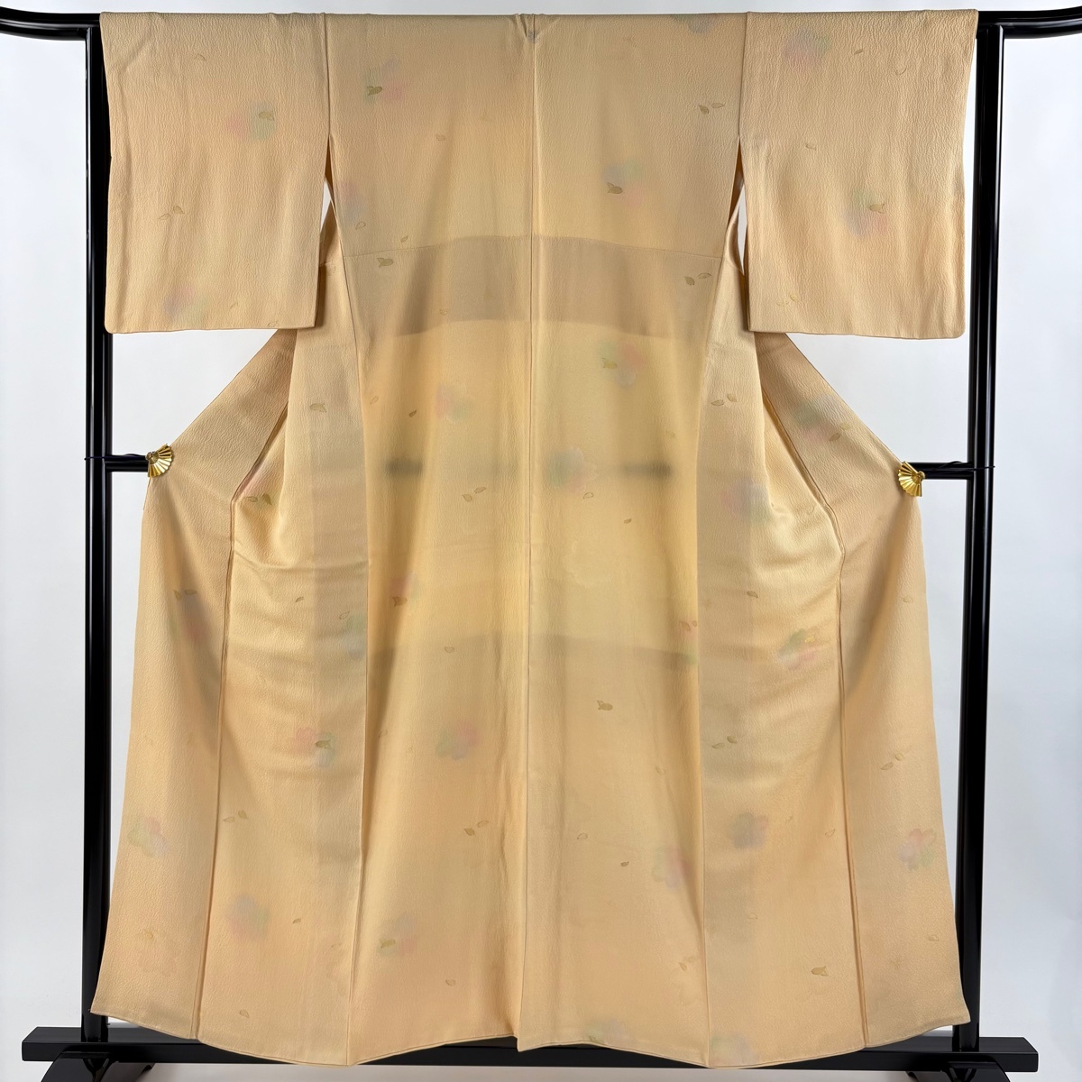 【美品】 小紋 身丈155cm 裄丈63cm S 袷 花びら 花 金糸 ぼかし 薄オレンジ 正絹 秀品 一つ紋 【中古】拍卖