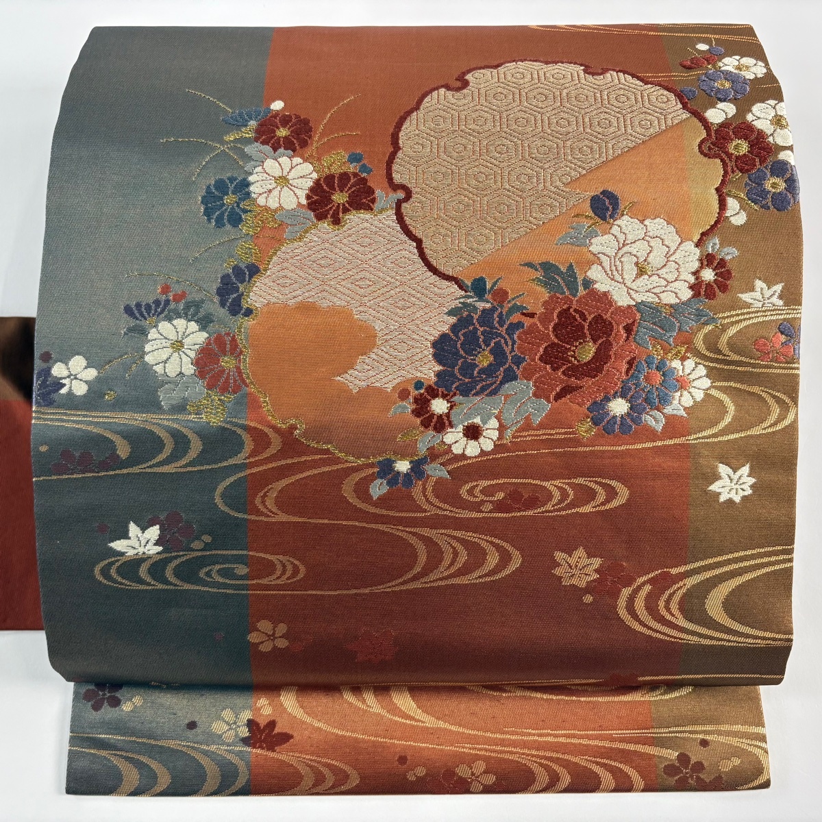 【美品】 名古屋帯 優品 雪輪 草花 金糸 箔 茶色 正絹 【中古】拍卖