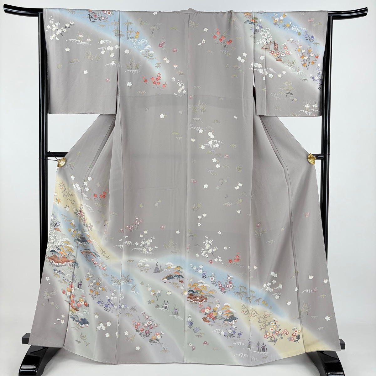 【美品】 訪問着 身丈164.5cm 裄丈65.5cm M 袷 落款 家屋 松竹梅 染め分け ぼかし 灰紫 正絹 秀品 【中古】拍卖