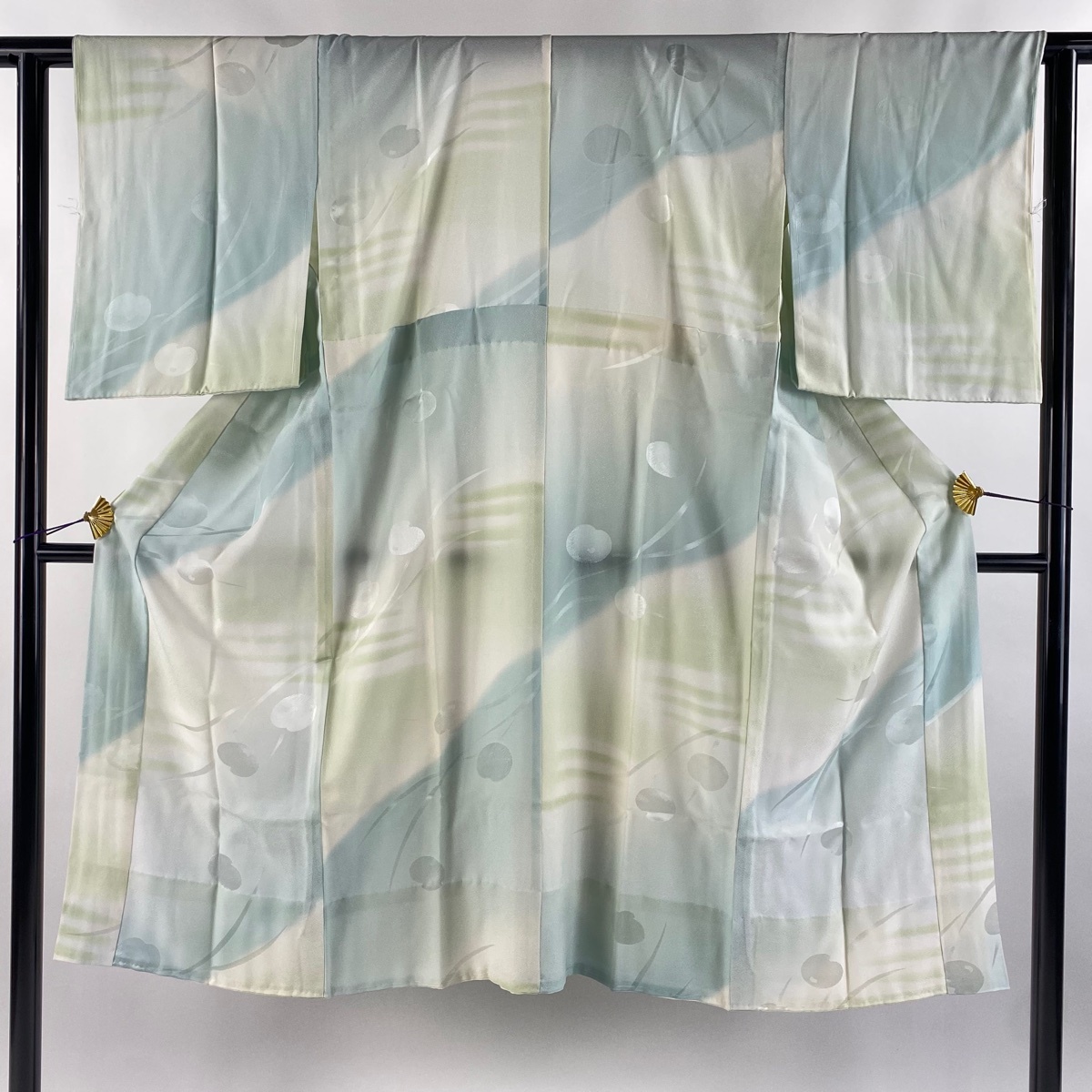 長襦袢 身丈125cm 裄丈62.5cm S 証紙 地紋 ぼかし 薄緑 正絹 秀品 【中古】拍卖