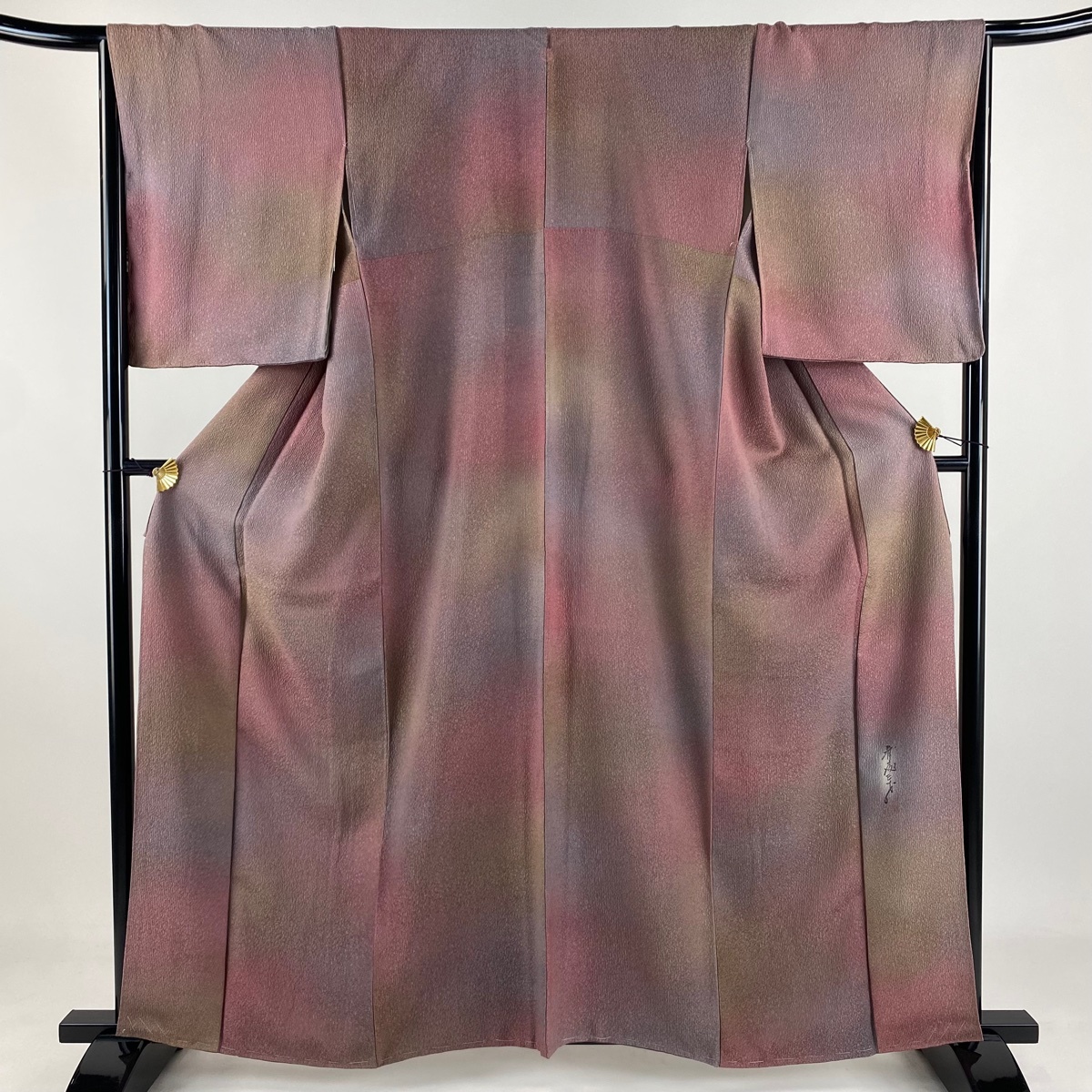 【美品】 小紋 身丈161cm 裄丈67.5cm L 袷 斉藤三才 落款 ぼかし柄 地紋 紫 正絹 名品 一つ紋 【中古】拍卖