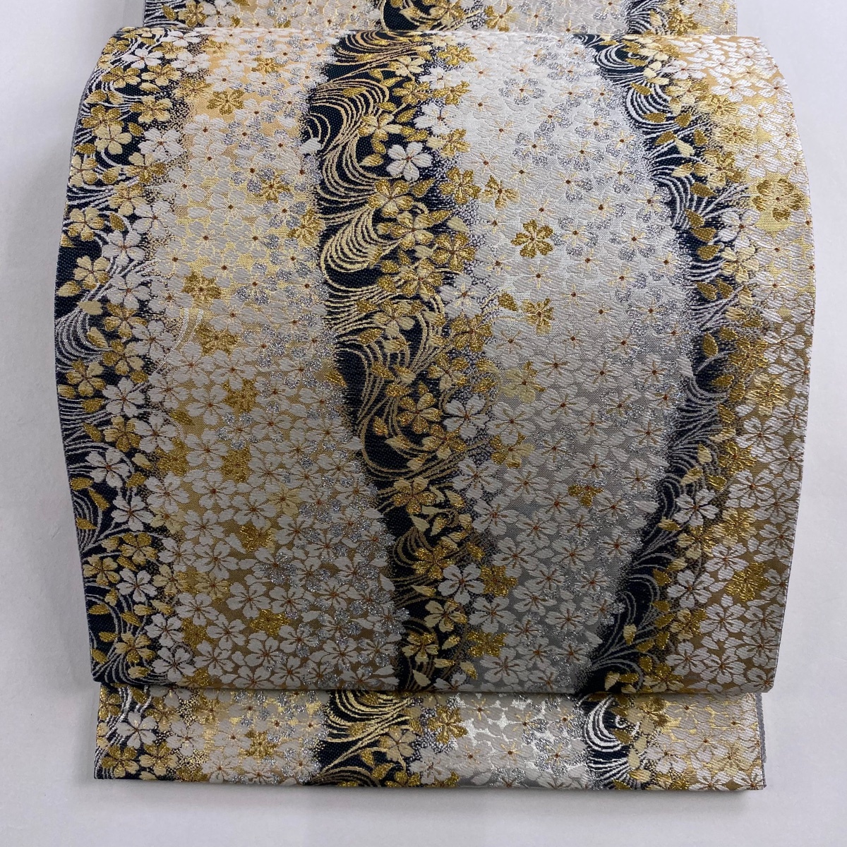 【美品】 袋帯 秀品 桜 流水 箔 金糸 金色 六通 正絹 【中古】拍卖