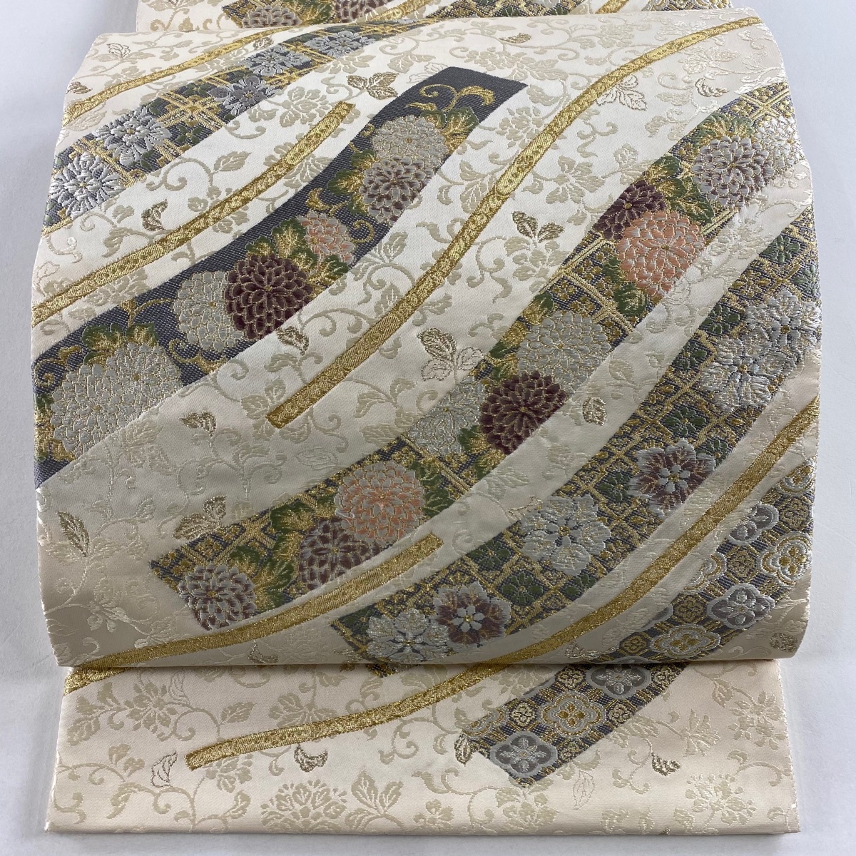 【美品】 袋帯 秀品 菊 花唐草 金銀糸 箔 クリーム 六通 正絹 【中古】拍卖