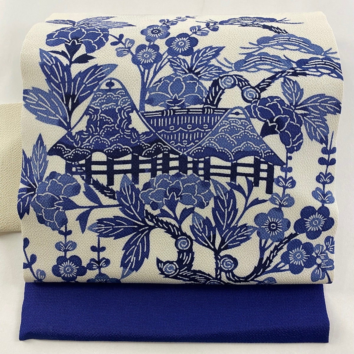 名古屋帯 逸品 栗山吉三郎 落款 枝花 松梅 縮緬 白 正絹 【中古】拍卖