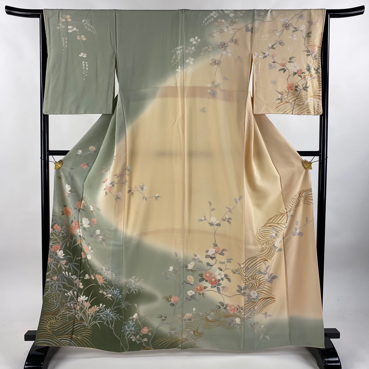 訪問着 身丈163cm 裄丈65cm M 袷 松雨 落款 枝花 流水 金銀彩 染め分け 薄緑 正絹 秀品 【中古】拍卖