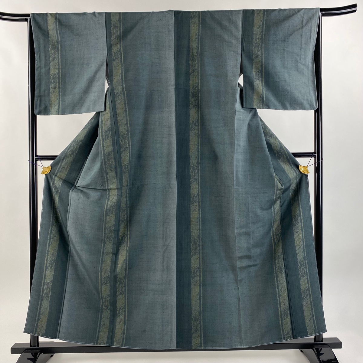 【美品】 結城紬 身丈158.5cm 裄丈66cm M 袷 はたおり娘 やまと 証紙 縞 亀甲絣 灰緑 正絹 逸品 【中古】拍卖