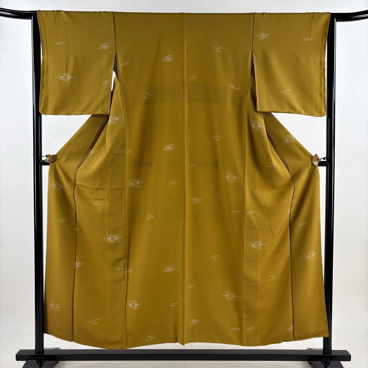 【美品】 小紋 身丈153.5cm 裄丈62.5cm S 袷 松葉 イチョウ 山吹茶色 正絹 秀品 【中古】拍卖