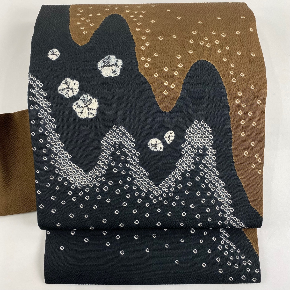 【美品】 名古屋帯 秀品 花 幾何学模様 絞り 墨色 正絹 【中古】拍卖