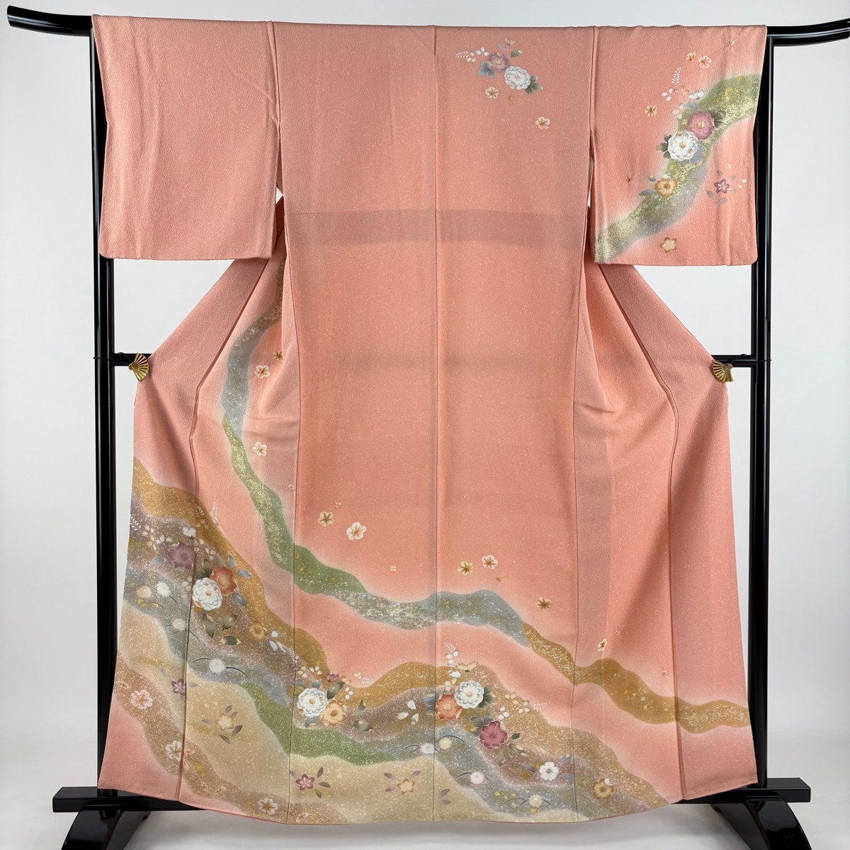 【美品】 訪問着 身丈160.5cm 裄丈65cm M 袷 草花 道長取り 金彩 絞り サーモンピンク 正絹 秀品 【中古】拍卖