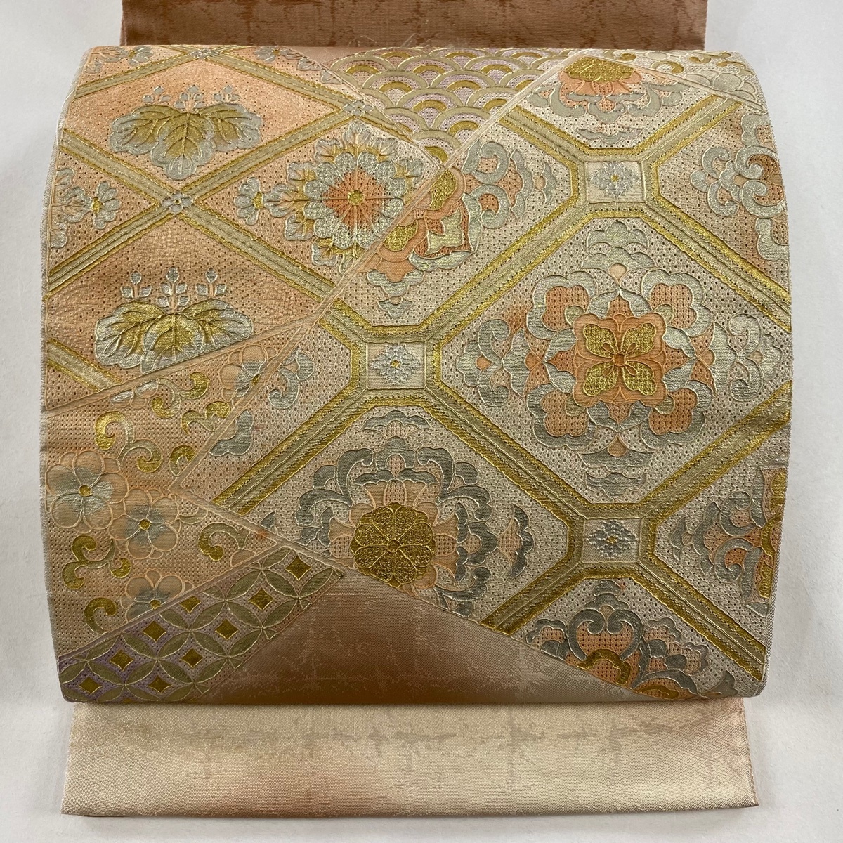 袋帯 秀品 華文 青海波 金銀彩 刺繍 ピンクベージュ お太鼓柄 正絹 【中古】拍卖