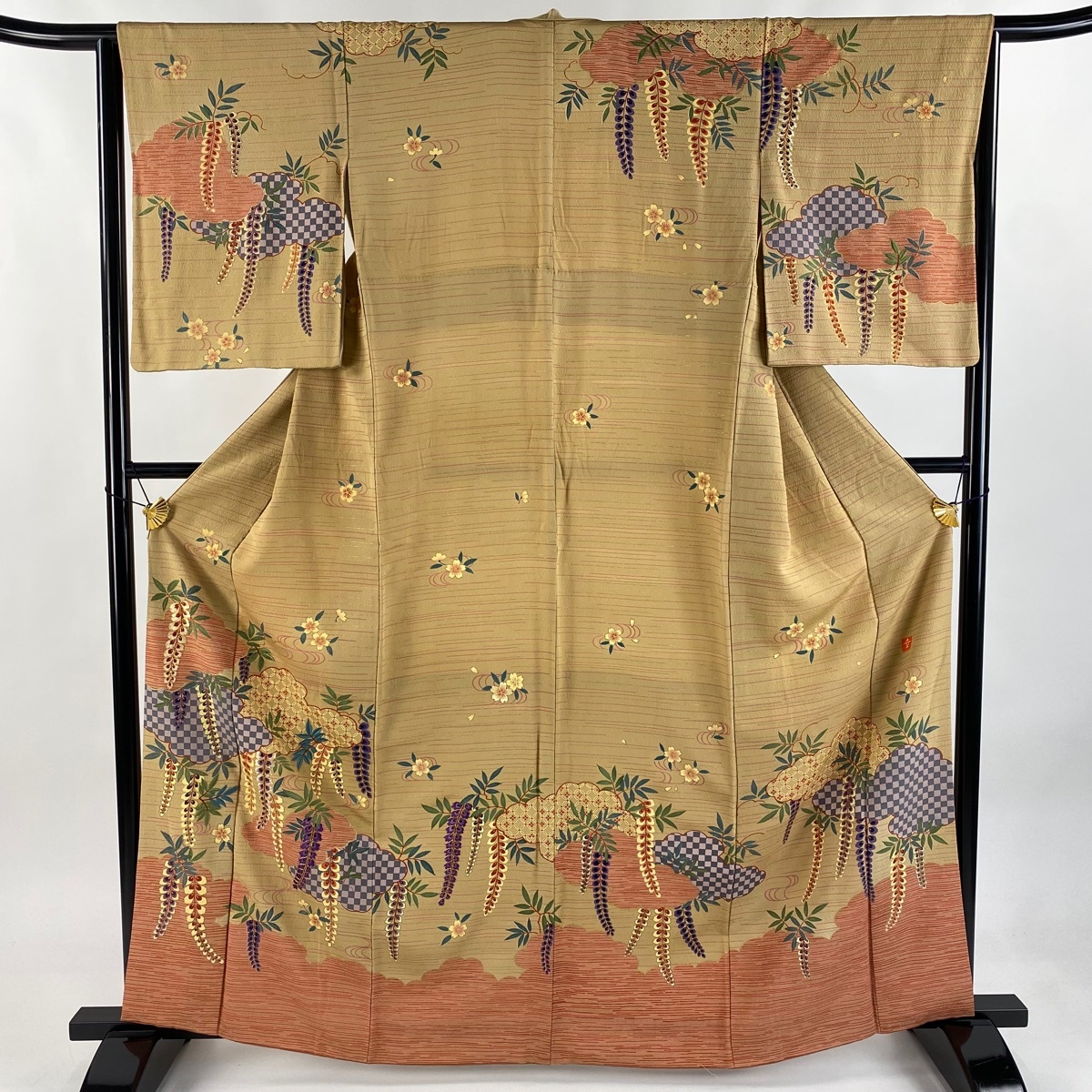 訪問着 身丈163.5cm 裄丈65cm M 袷 花井幸子 落款 藤 雲文 刺繍 金彩 薄茶色 正絹 名品 【中古】拍卖