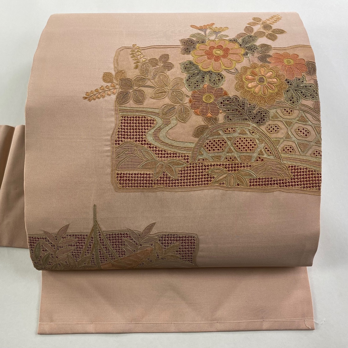 【美品】 名古屋帯 秀品 菊 舟 汕頭刺繍 ピンク 正絹 【中古】拍卖