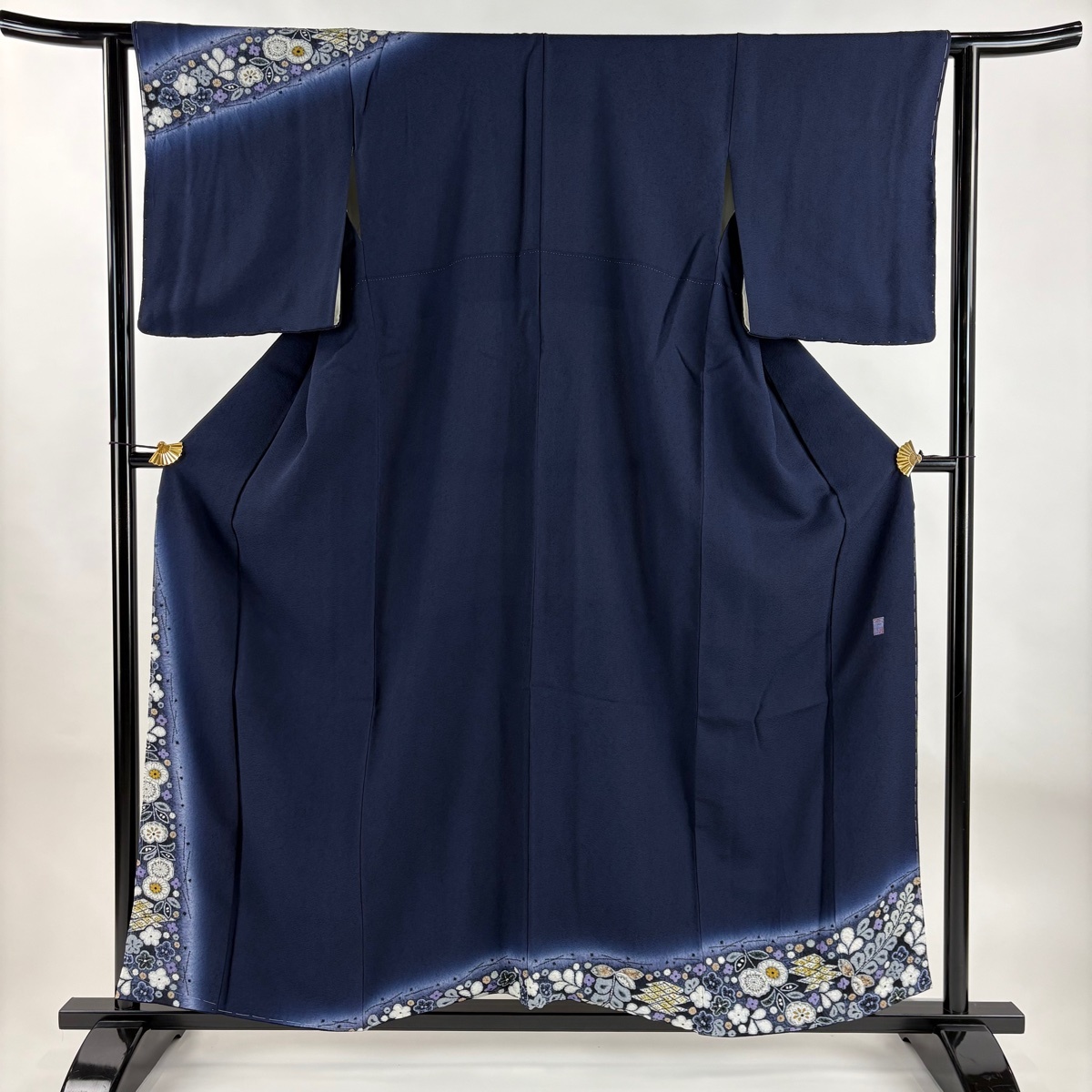 訪問着 身丈157cm 裄丈63cm S 袷 青山みとも 落款 草花 ぼかし 紺色 正絹 名品 【中古】拍卖