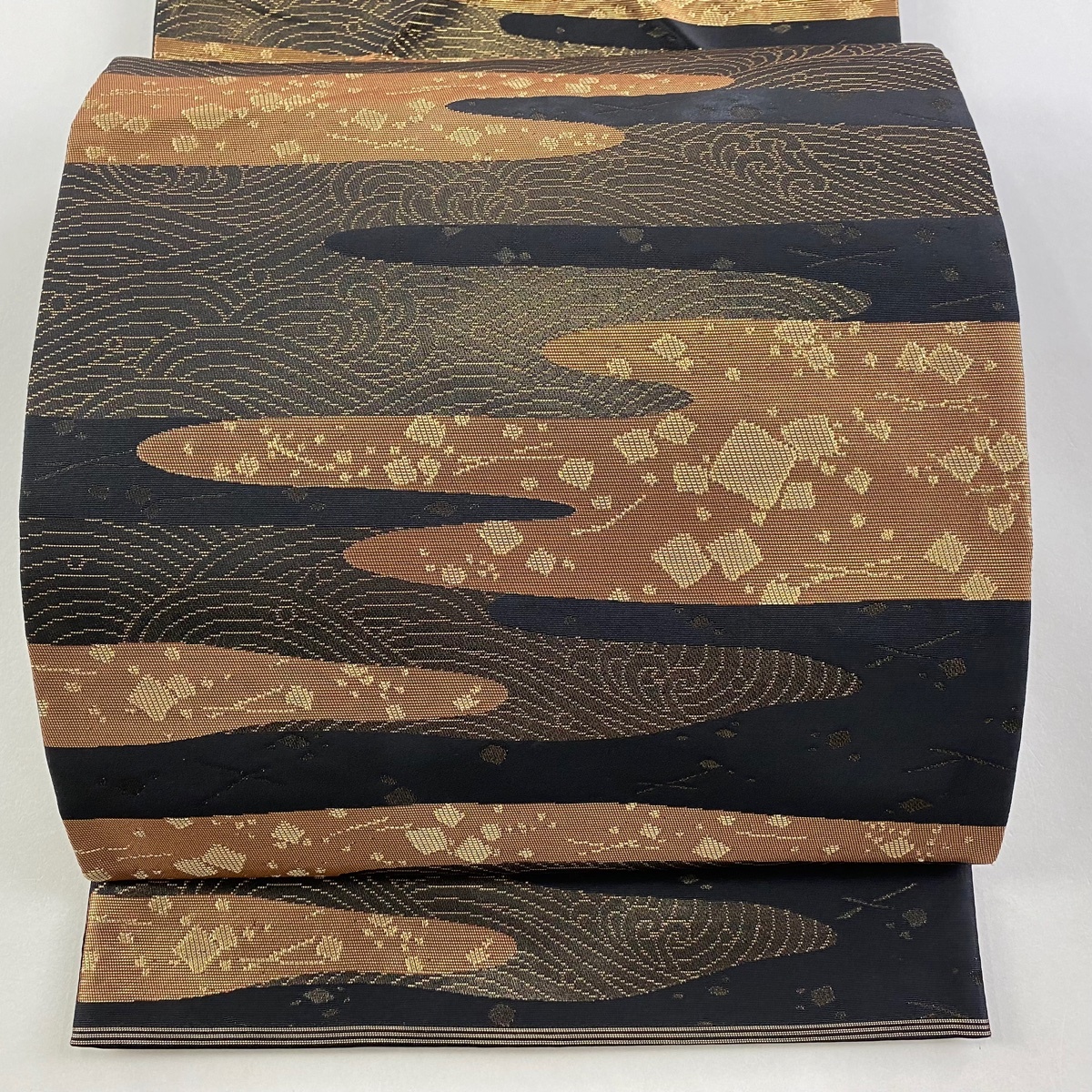 袋帯 優品 川島織物 落款 関西仕立て ヱ霞 箔散らし 金糸 箔 黒 六通 化繊 【中古】拍卖