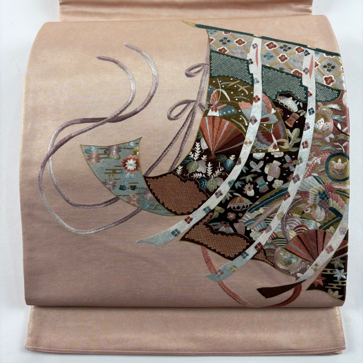袋帯 秀品 関西仕立て 几帳 扇 刺繍 箔 ピンクベージュ お太鼓柄 正絹 【中古】拍卖