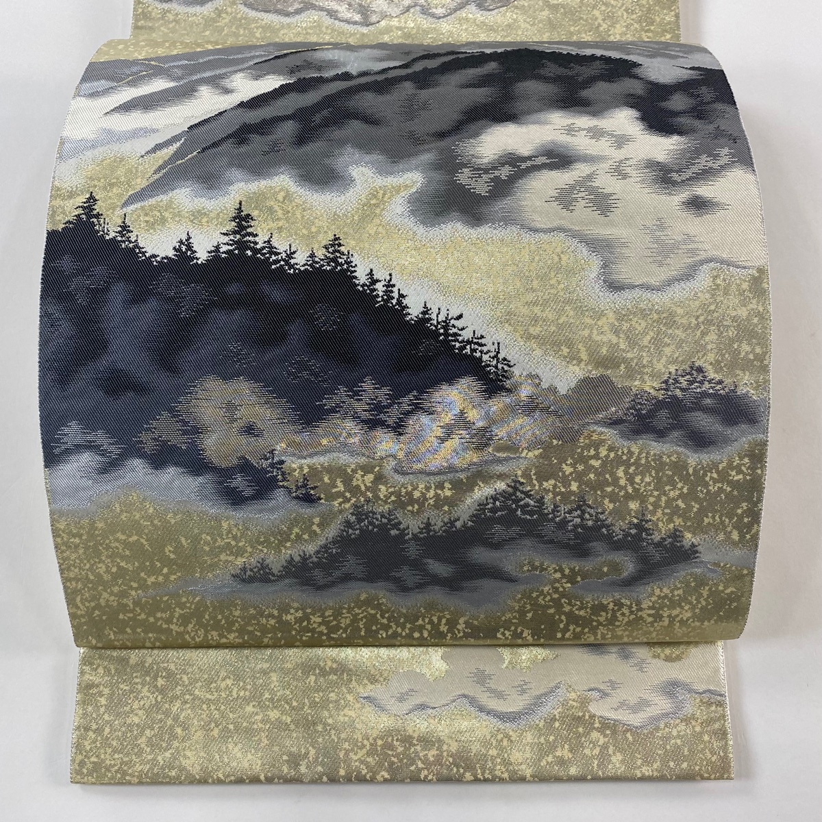 【美品】 袋帯 秀品 服部織物 落款 こはく錦 連山 霞 銀糸 箔 金色 お太鼓柄 正絹 【中古】拍卖
