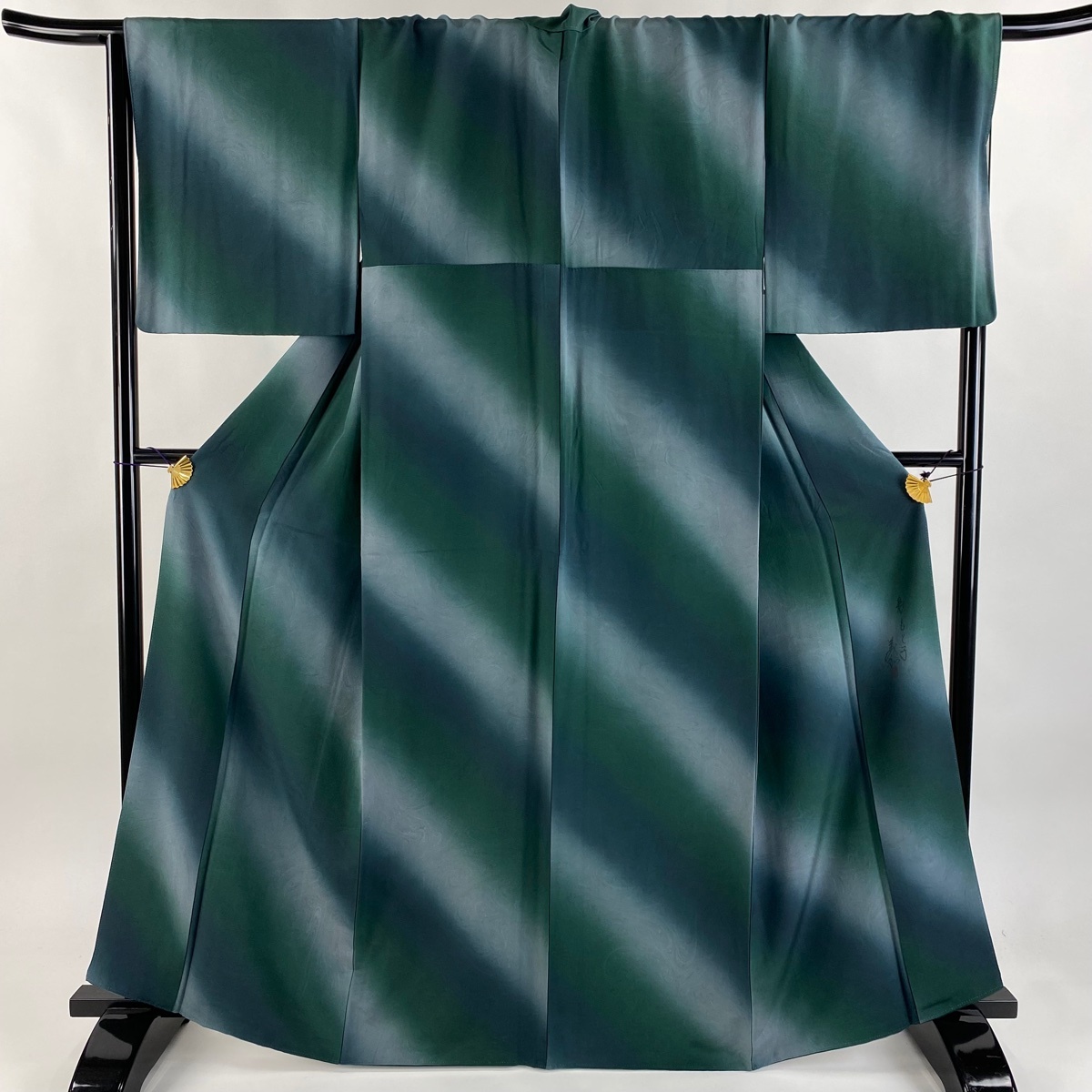 【美品】 小紋 身丈164.5cm 裄丈71cm L 袷 落款 墨流し 斜めぼかし 緑 正絹 名品 【中古】拍卖