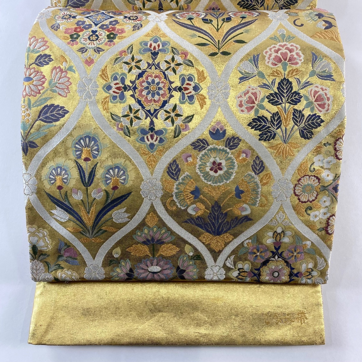 【美品】 袋帯 逸品 となみ織物 落款 証紙 華文 草花 金銀糸 本金箔 金色 六通 正絹 【中古】拍卖