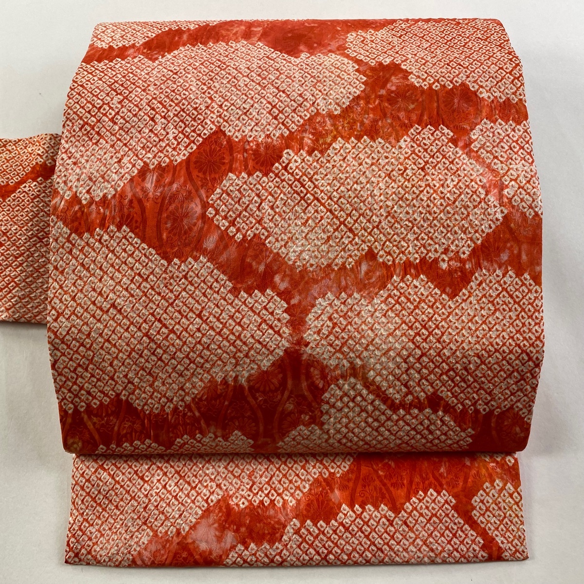 【美品】 名古屋帯 優品 雲文 絞り 朱色 正絹 【中古】拍卖