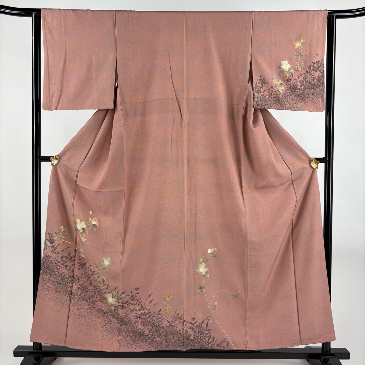 【美品】 訪問着 身丈156.5cm 裄丈63cm S 袷 枝花 シルエット 金銀彩 ピンクベージュ 正絹 秀品 【中古】拍卖