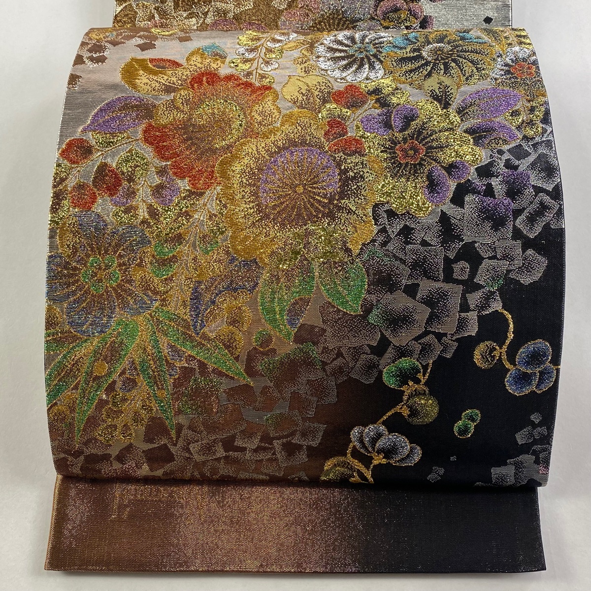 【美品】 袋帯 秀品 草花 幾何学 金銀糸 箔 黒 六通 正絹 【中古】拍卖