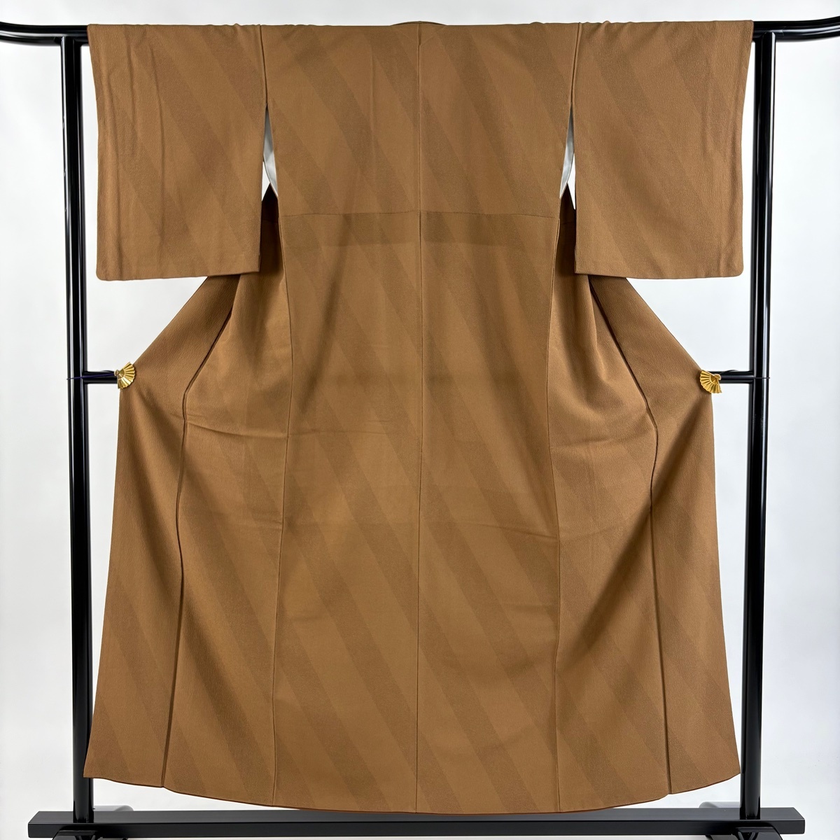 【美品】 小紋 身丈153.5cm 裄丈61.5cm S 袷 英 斜縞 亀甲絣 茶色 化繊 秀品 【中古】拍卖