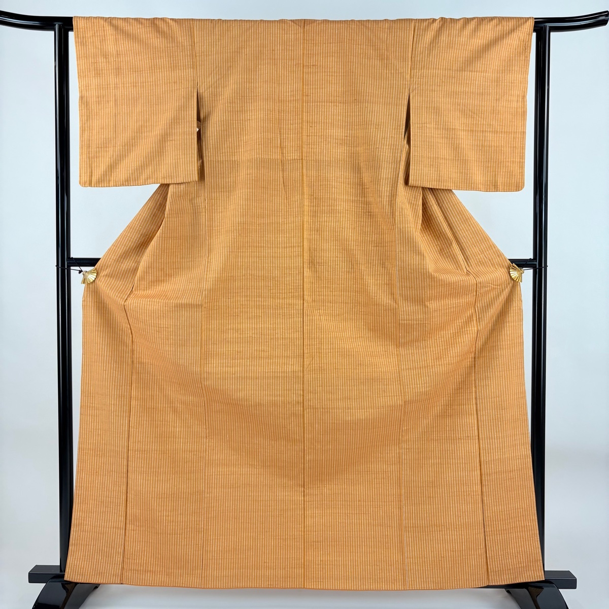 【美品】 紬 身丈162cm 裄丈62.5cm S 袷 縦縞模様 オレンジ 正絹 秀品 【中古】拍卖