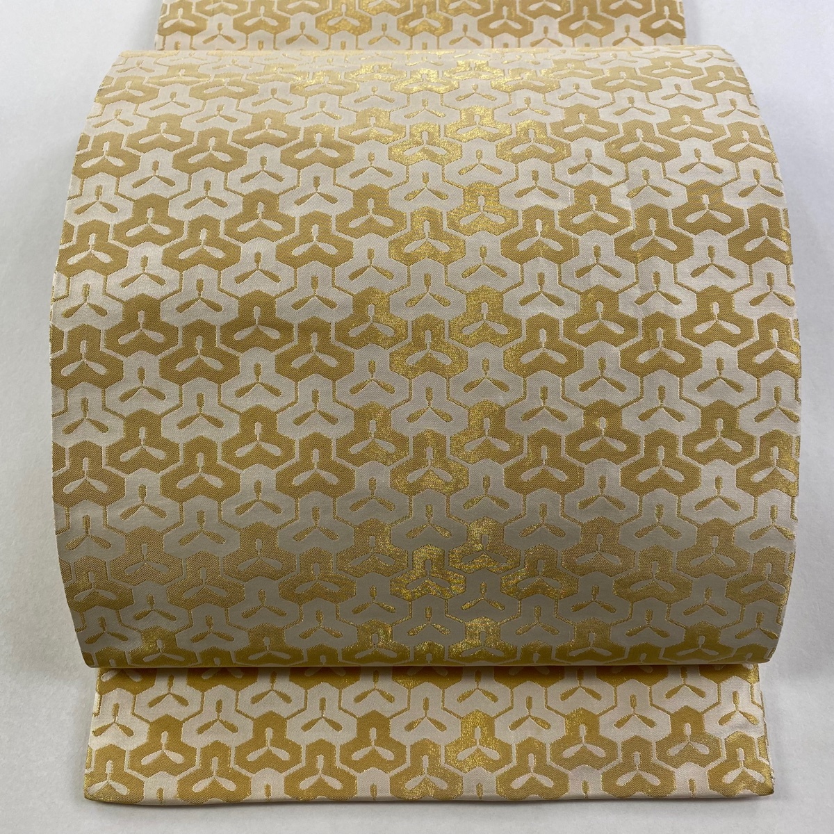 開き名古屋帯 名品 龍村美術織物 毘沙門亀甲 金糸 金色 正絹 【中古】拍卖