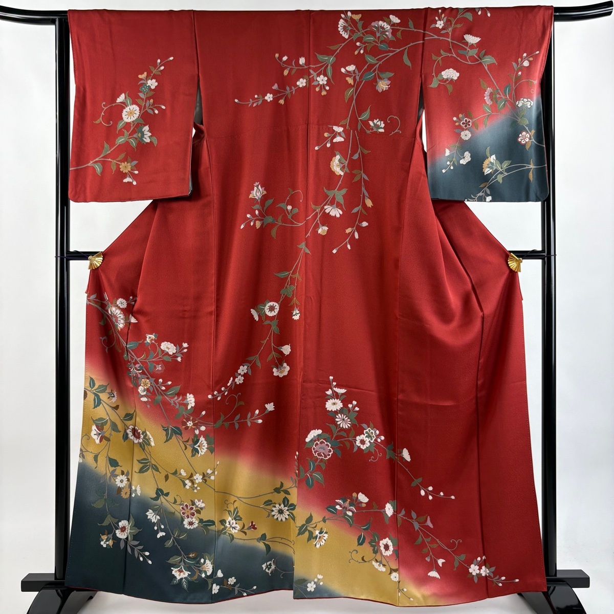 【美品】 訪問着 身丈161cm 裄丈64cm M 袷 草花 金彩 染め分け 赤 正絹 秀品 【中古】拍卖