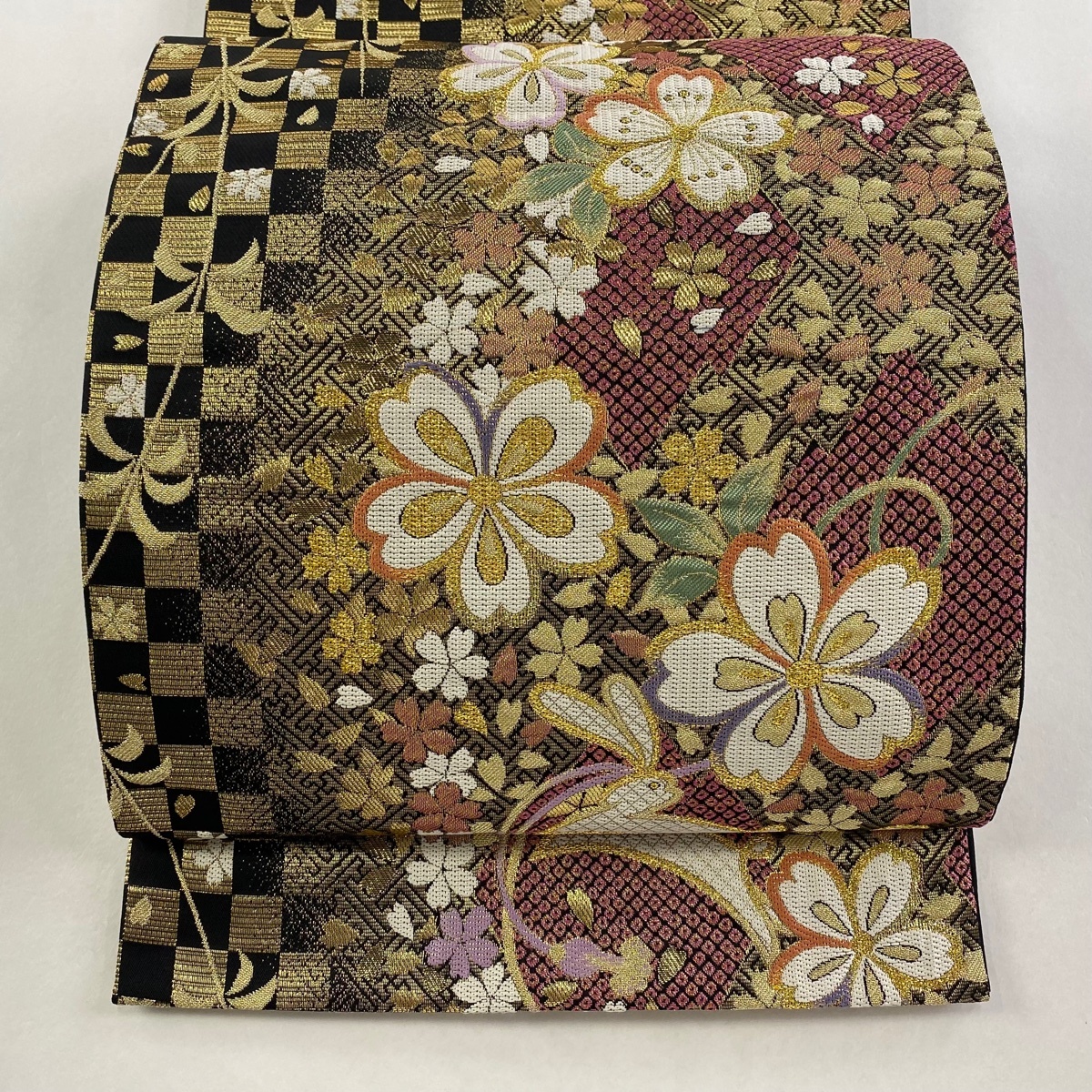 【美品】 袋帯 秀品 やまと うさぎ 桜 金糸 箔 濃ピンク 六通 正絹 【中古】拍卖
