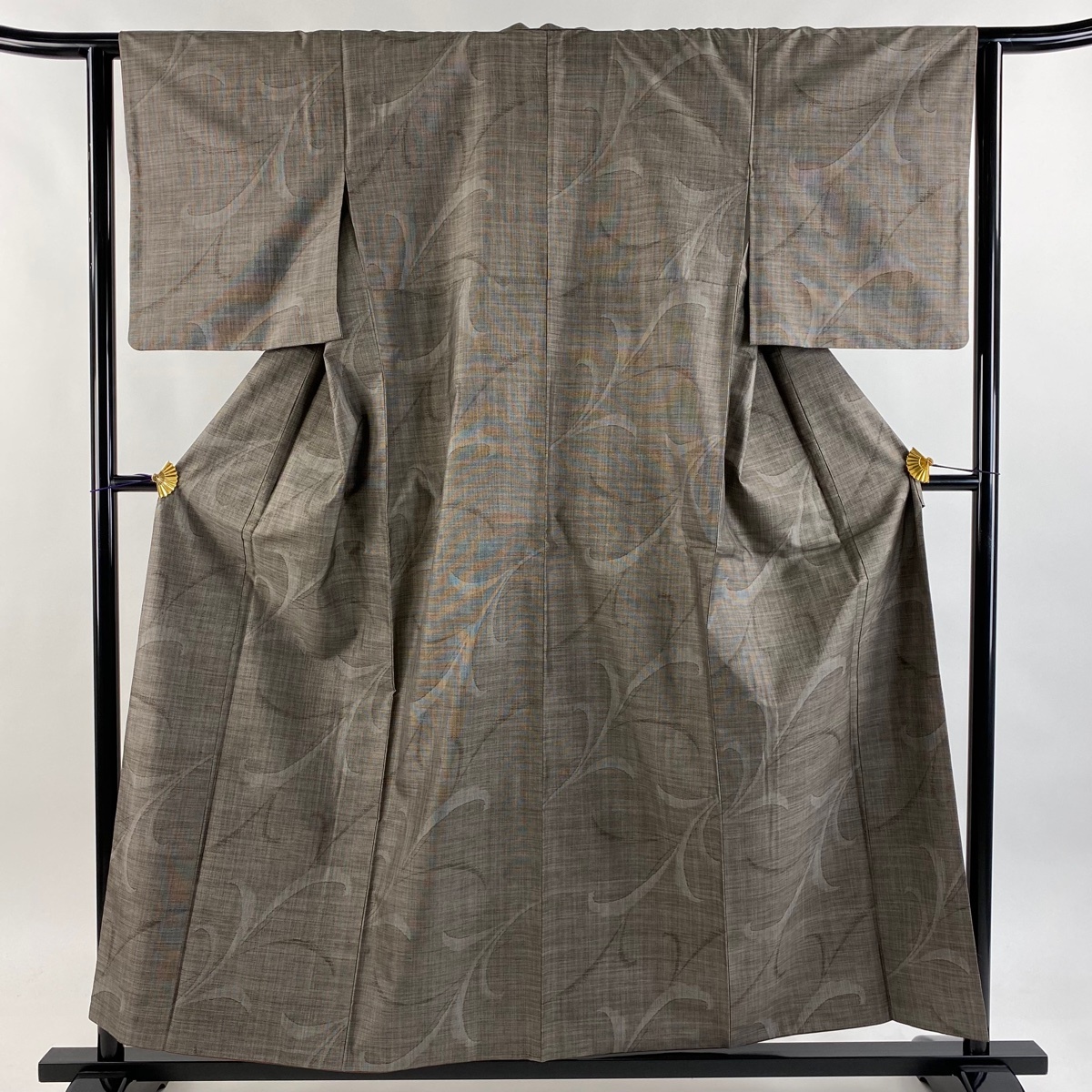 【美品】 大島紬 身丈157cm 裄丈62cm S 袷 純泥染 証紙 唐草 灰茶 正絹 秀品 【中古】拍卖