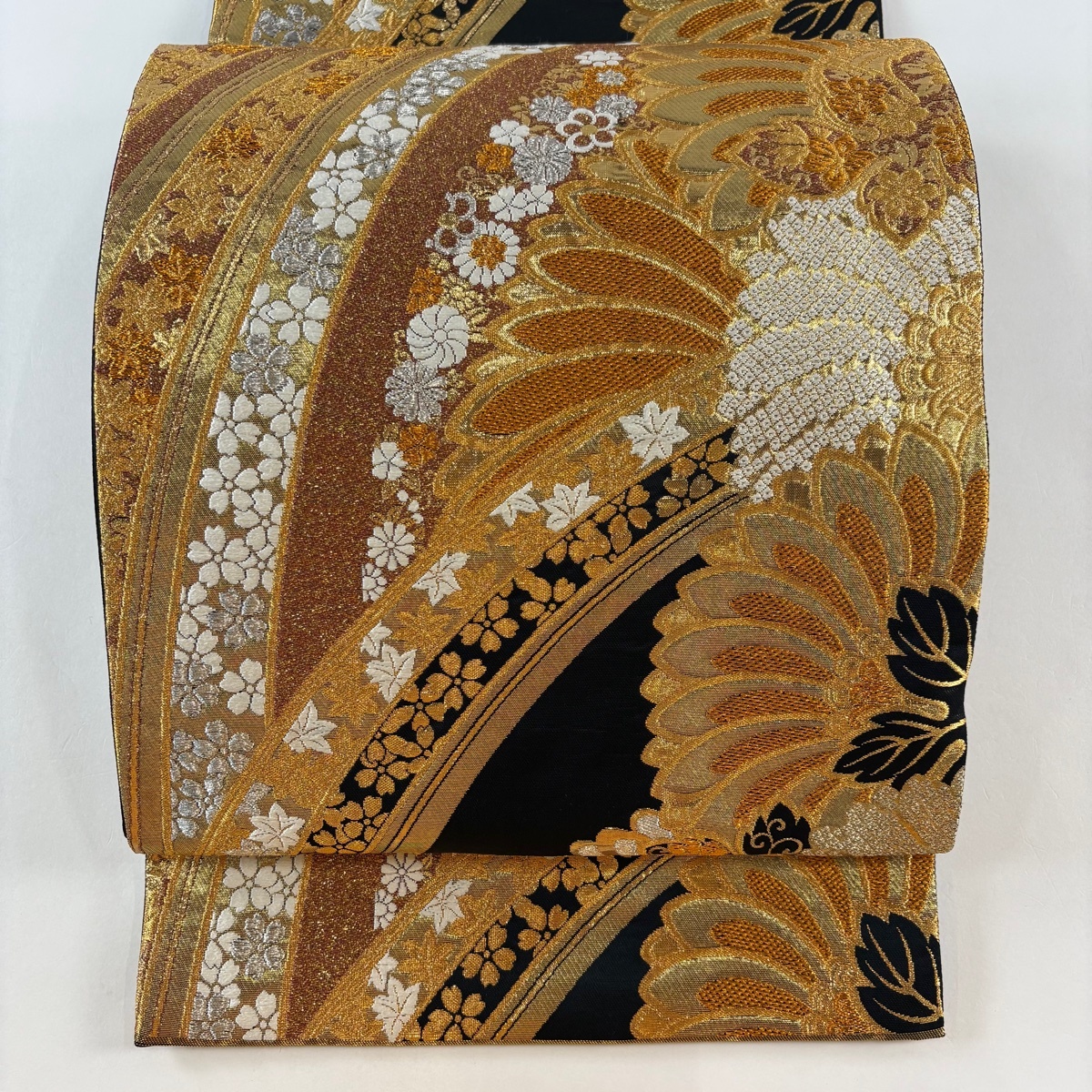 【美品】 袋帯 秀品 振袖向き 花唐草 桜 金銀糸 箔 黒 六通 正絹 【中古】拍卖
