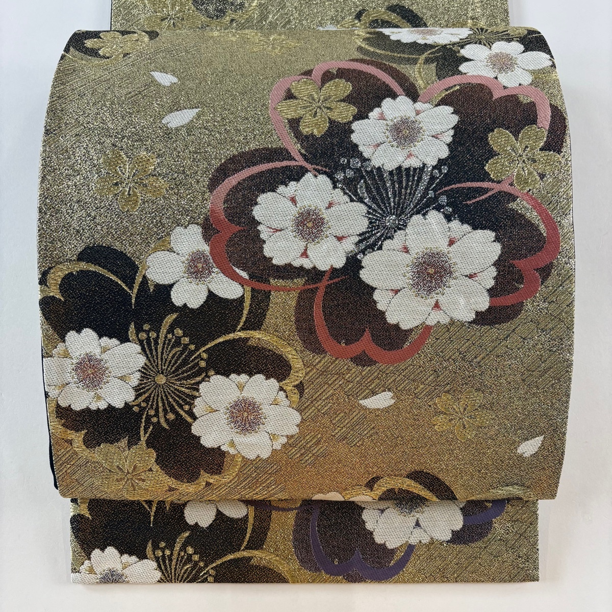 【美品】 袋帯 秀品 振袖向き 桜 花びら 金糸 箔 金色 六通 正絹 【中古】拍卖