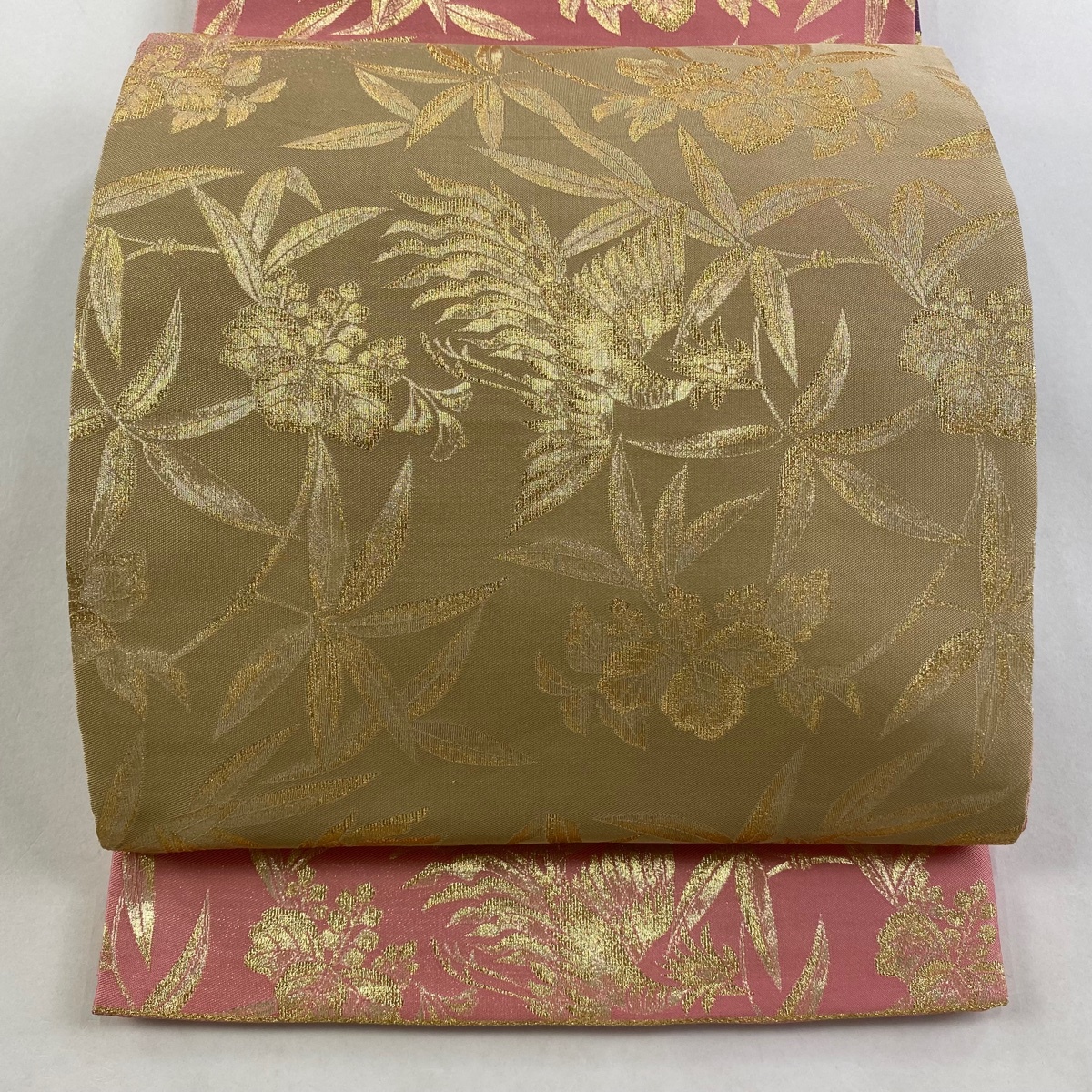 【美品】 袋帯 秀品 関西仕立て 草花 鳥 金糸 ピンク 全通 正絹 【中古】拍卖