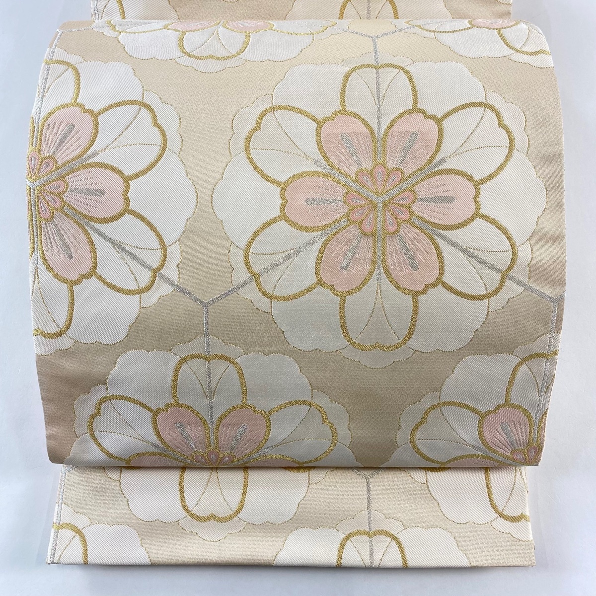 【美品】 袋帯 逸品 人間国宝 北村武資 落款 花柄 亀甲 金銀糸 薄オレンジ 六通 正絹 【中古】拍卖