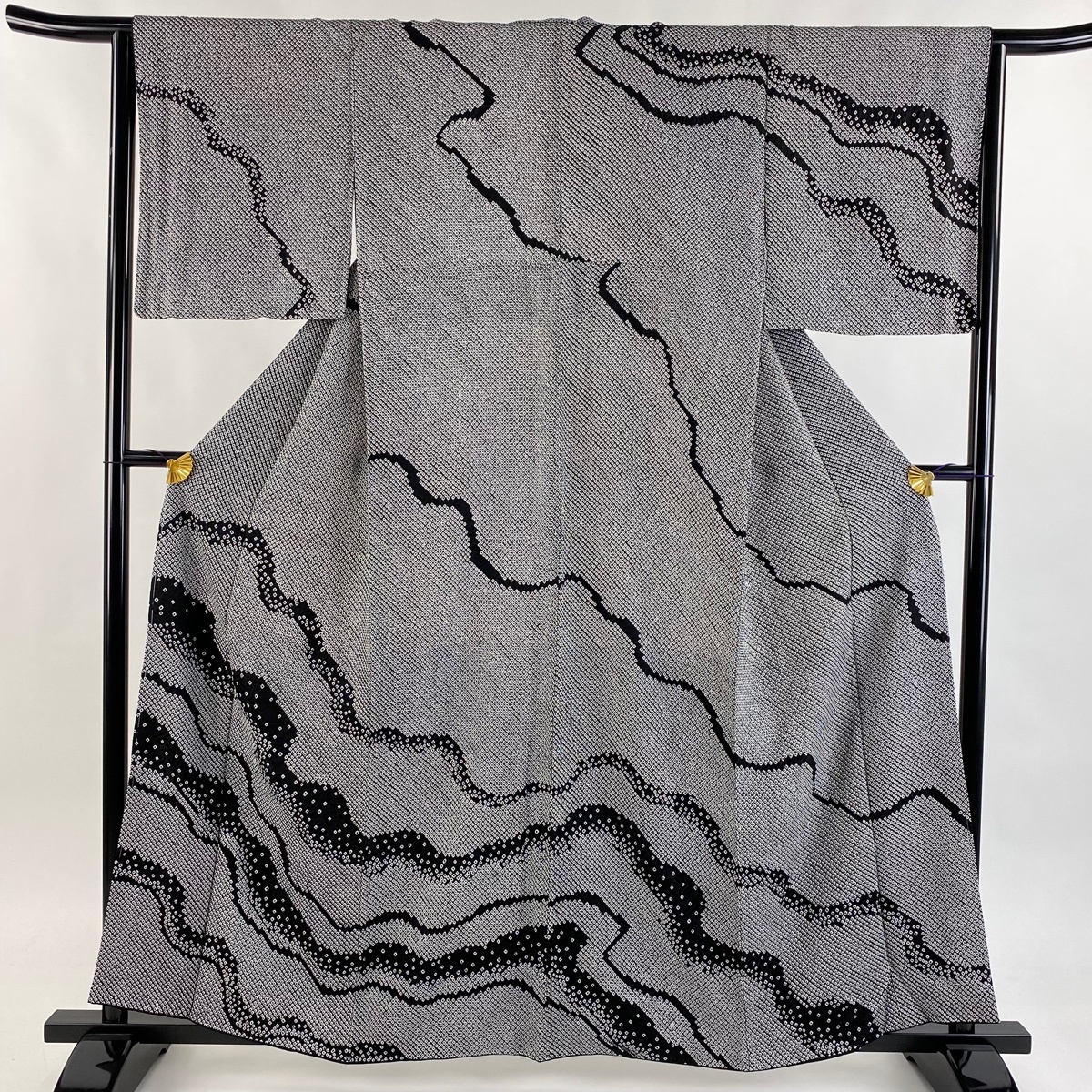 【美品】 訪問着 身丈158cm 裄丈64.5cm M 袷 幾何学模様 総絞り 黒 正絹 秀品 【中古】拍卖