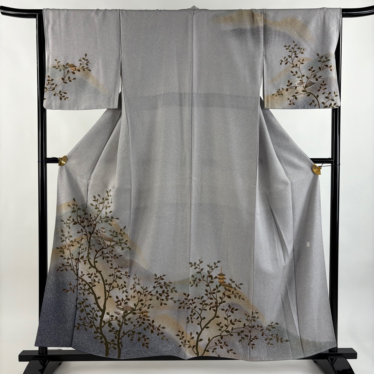 【美品】 訪問着 身丈157.5cm 裄丈66cm M 袷 樹木 建物 金銀彩 染め分け 薄紫 正絹 秀品 【中古】拍卖