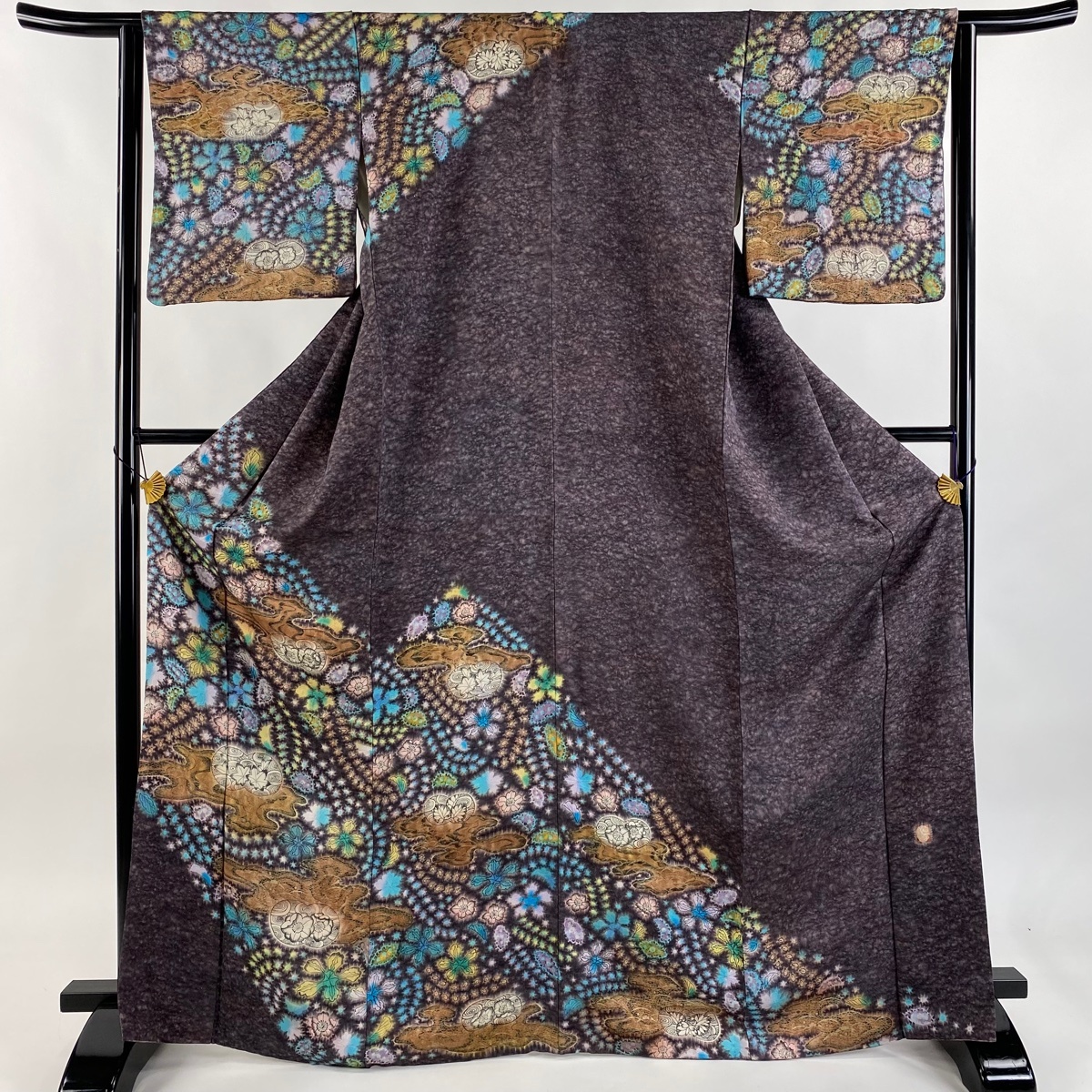 【美品】 訪問着 身丈168.5cm 裄丈63.5cm S 袷 梅原虎峰 落款 草花 霞 銀通し 金彩 紫 正絹 名品 【中古】拍卖