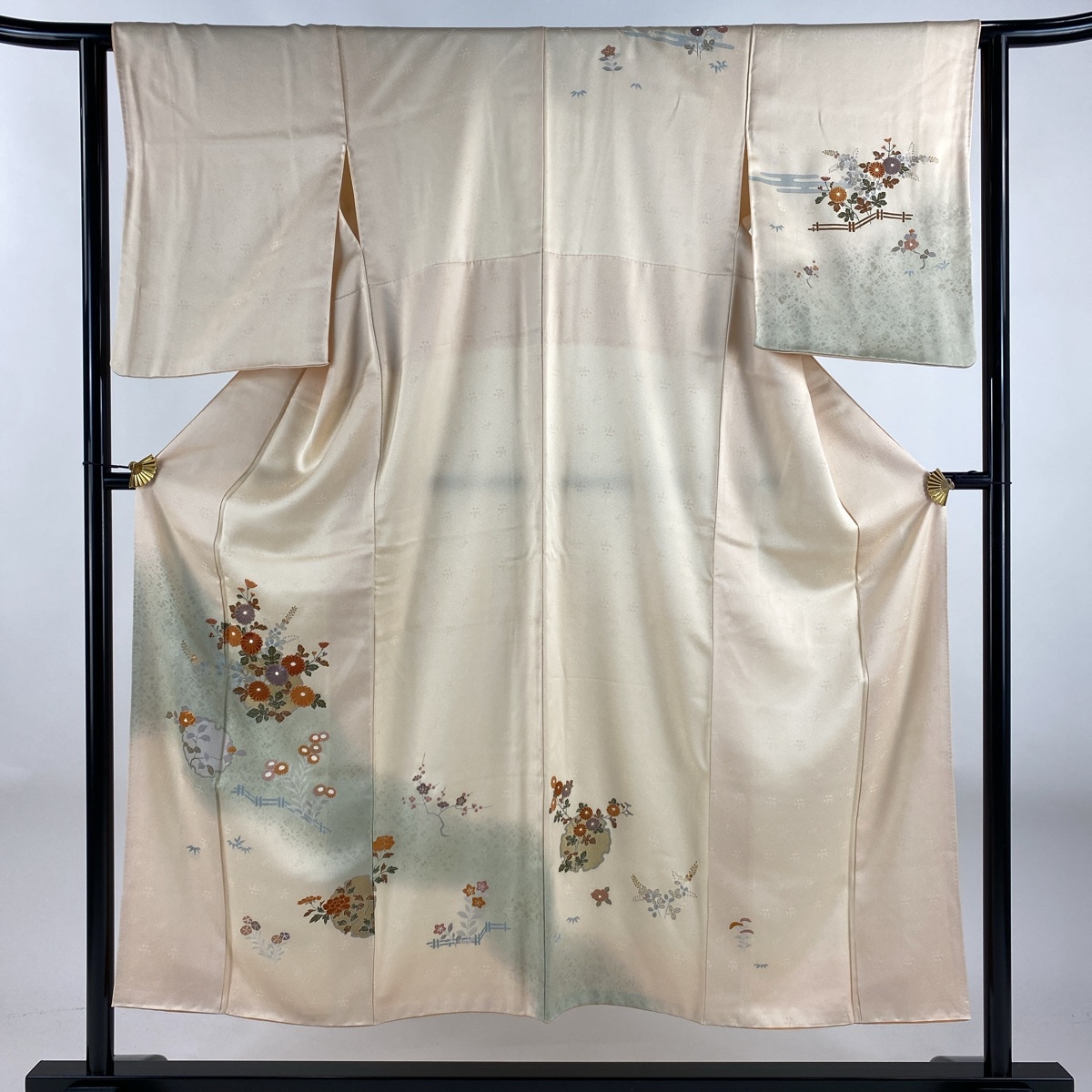 訪問着 身丈150.5cm 裄丈63cm S 袷 雪輪 菊 金彩 染め分け ベージュ 正絹 優品 【中古】拍卖